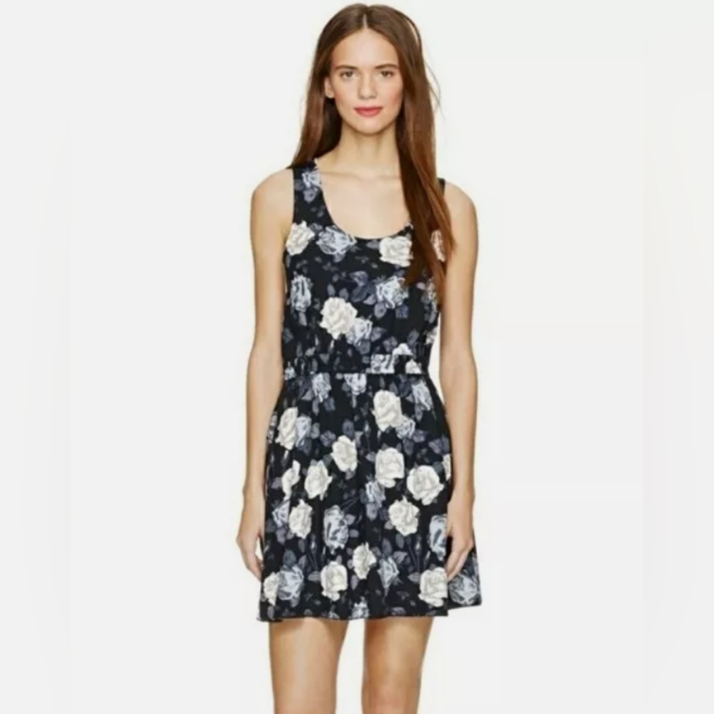 Aritzia Talula Roppongi Tank Dress In Black Rose Pattern Size Small